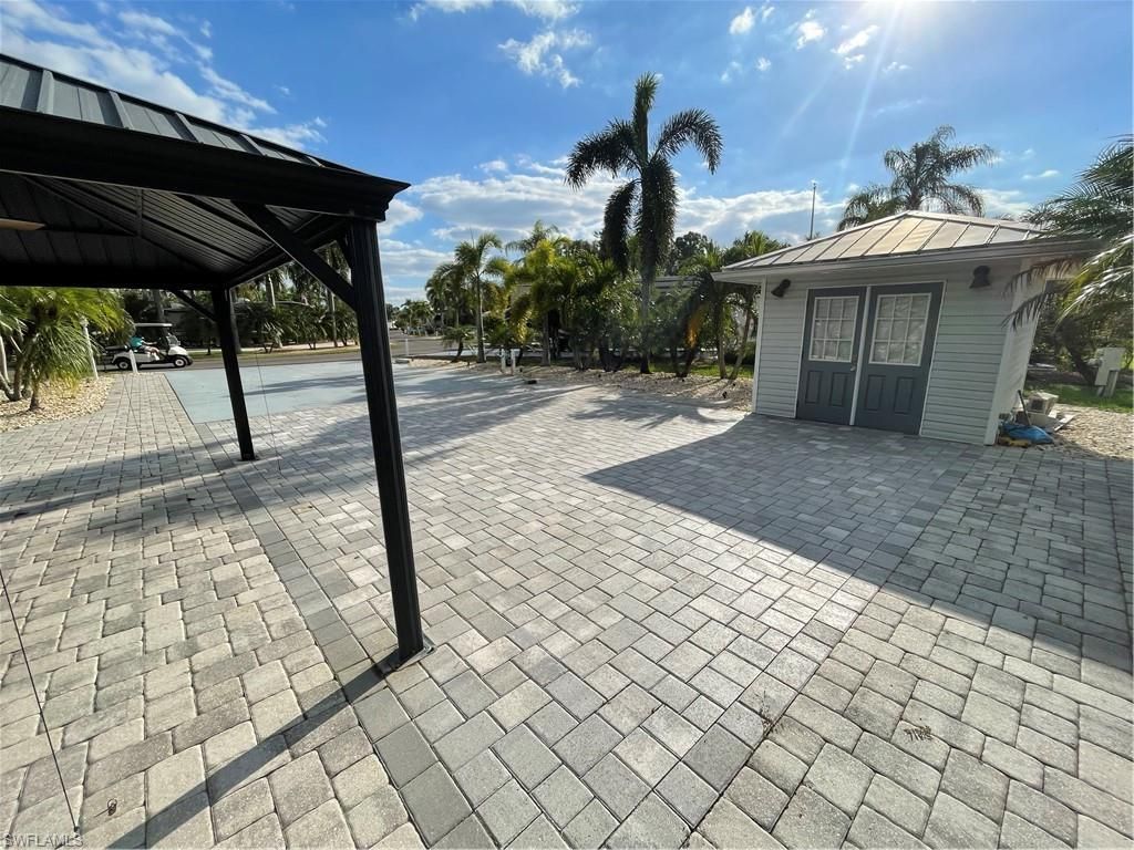 10095 Parkwood Dr, Fort Myers, FL 33905 Photo