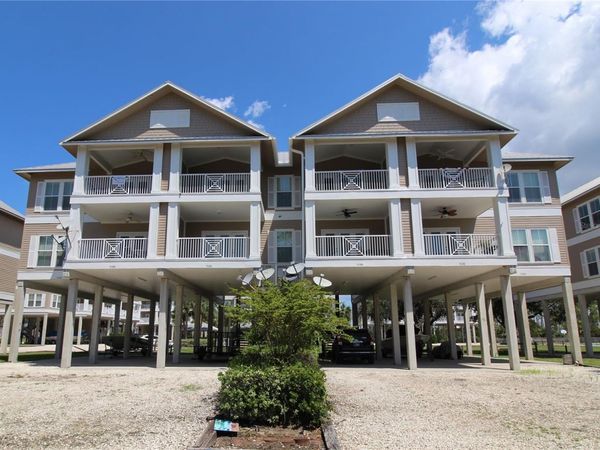 221 3RD AVENUE E, Unit F-102, HORSESHOE BEACH, FL 32648