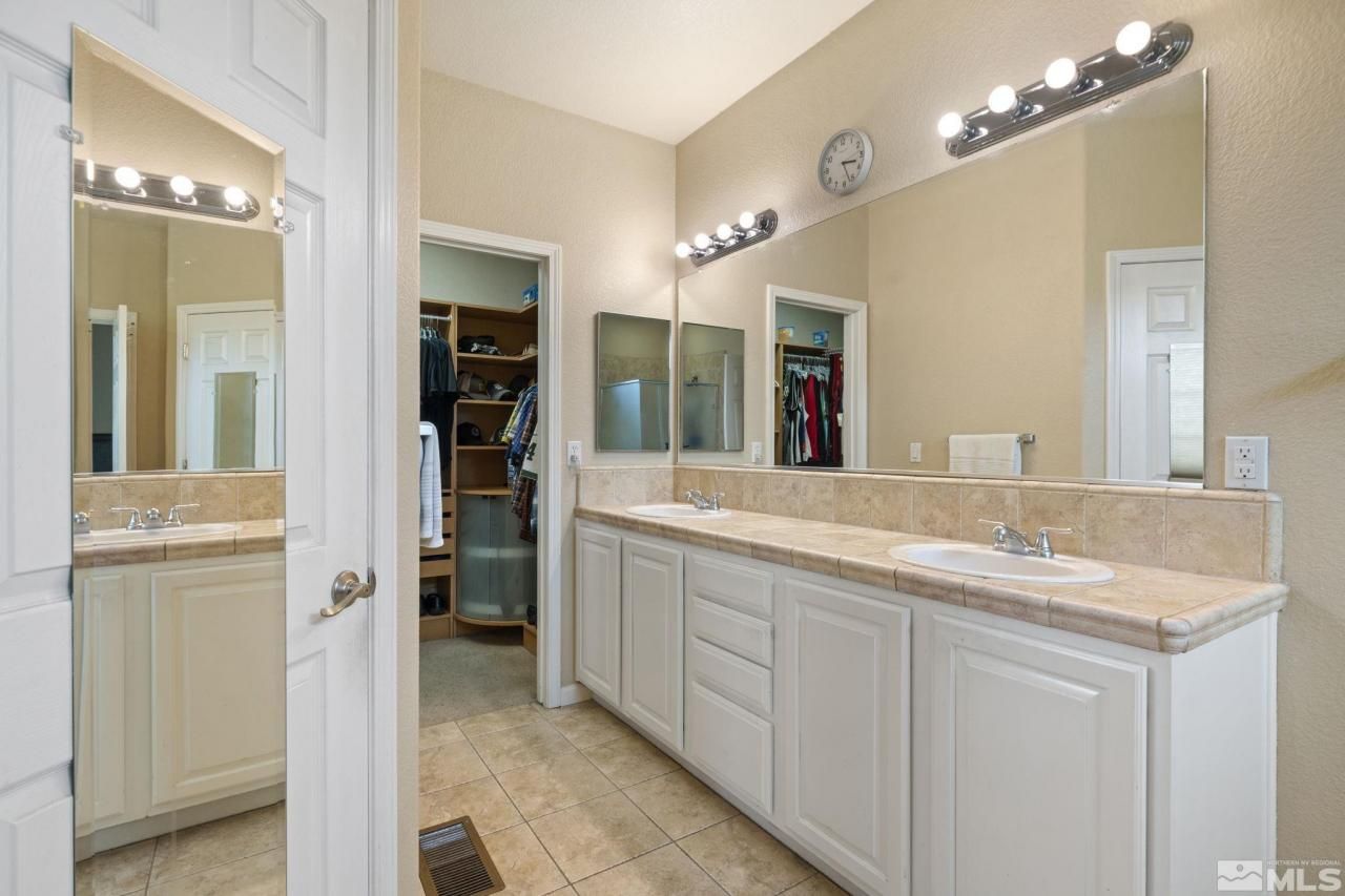 6658 Abbotswood Drive, Sparks, NV 89436 Photo