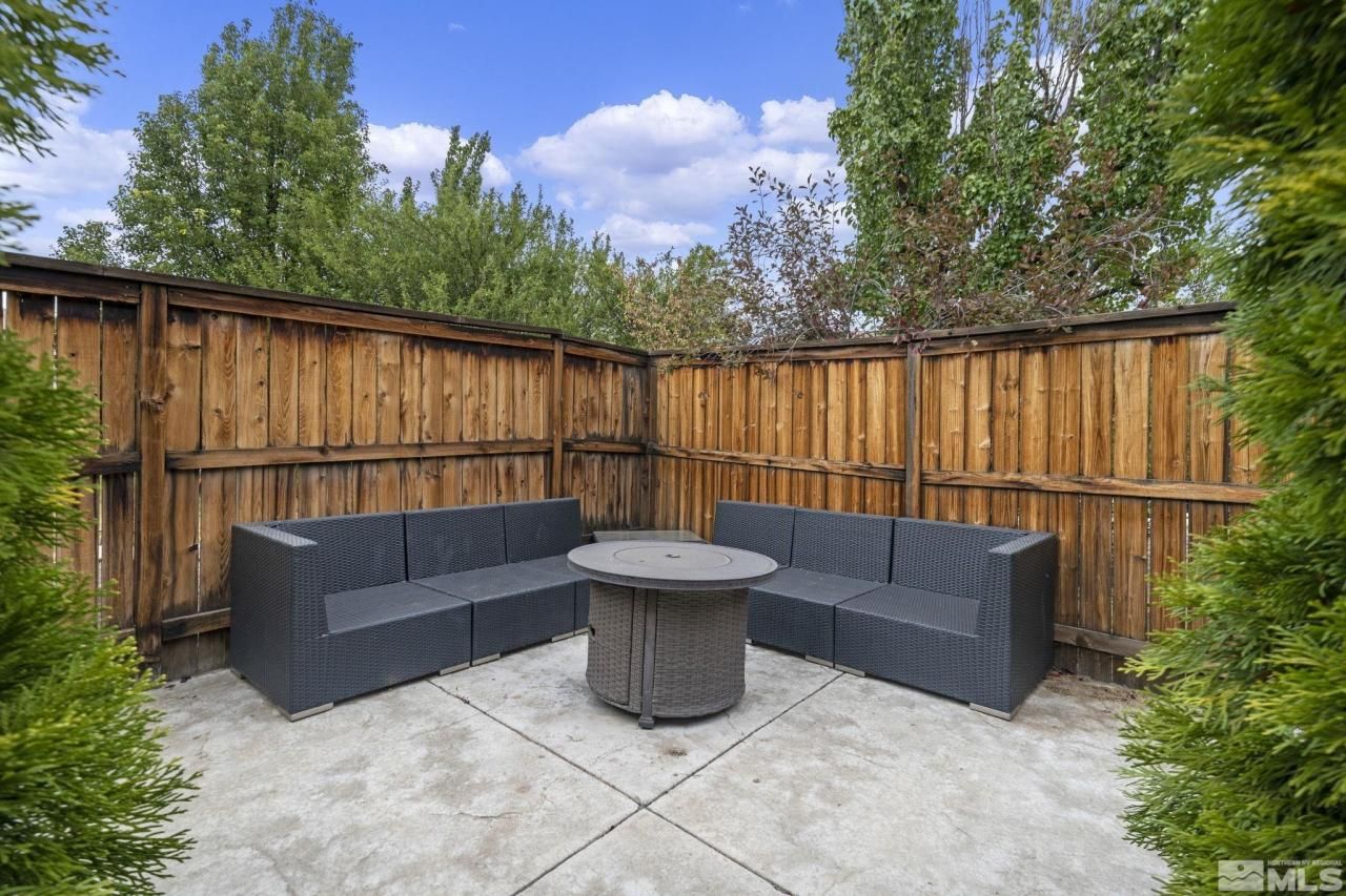 6658 Abbotswood Drive, Sparks, NV 89436 Photo