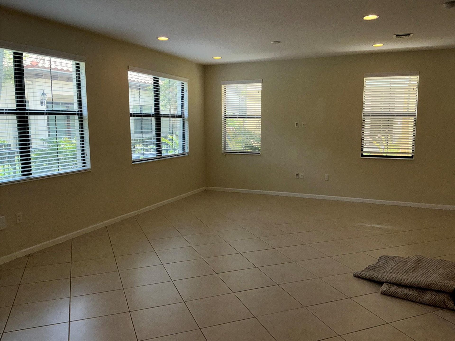 3321 NW 124th Way, Sunrise, FL 33323 Photo
