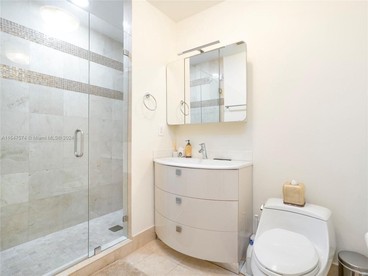 18101 Collins Ave, Unit 601, Sunny Isles Beach, FL 33160 Photo