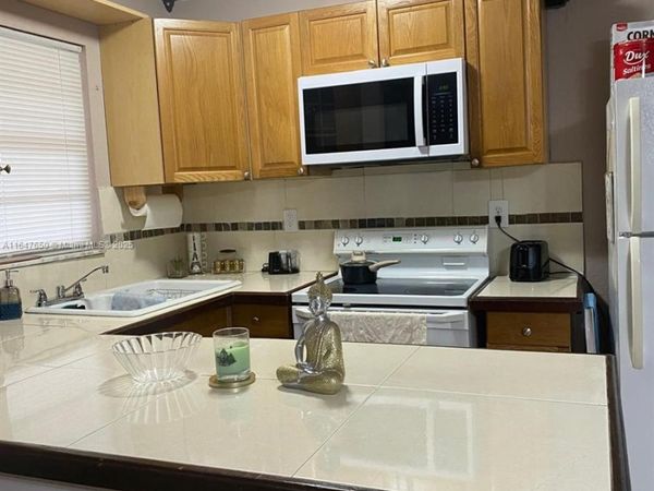 4050 NW 135th St, Unit 20-1, Opa-Locka, FL 33054