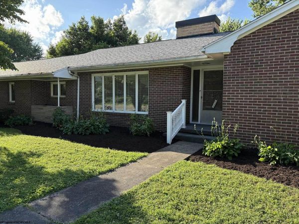 42 Island Avenue, Buckhannon, WV 26201