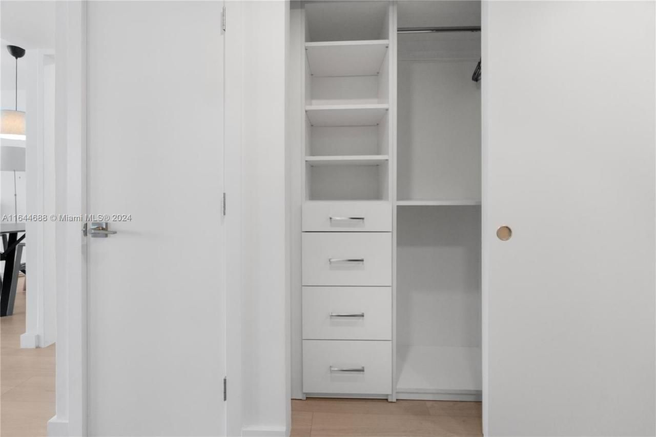 100 Lincoln Rd, Unit 1104, Miami Beach, FL 33139 Photo