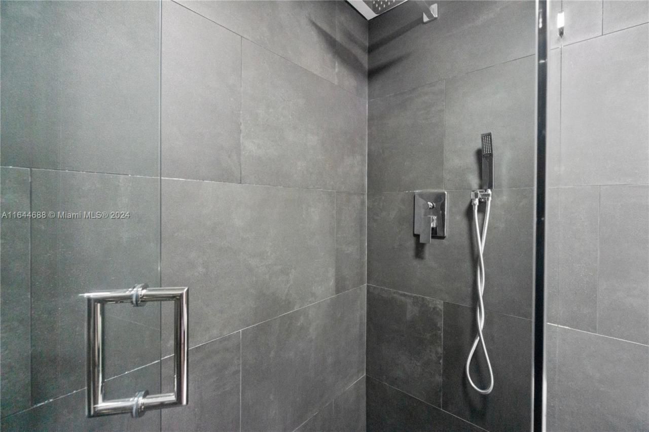 100 Lincoln Rd, Unit 1104, Miami Beach, FL 33139 Photo