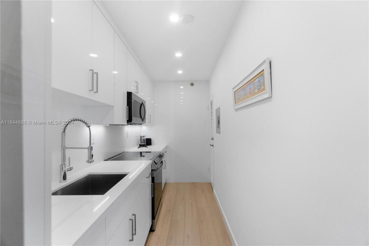 100 Lincoln Rd, Unit 1104, Miami Beach, FL 33139 Photo