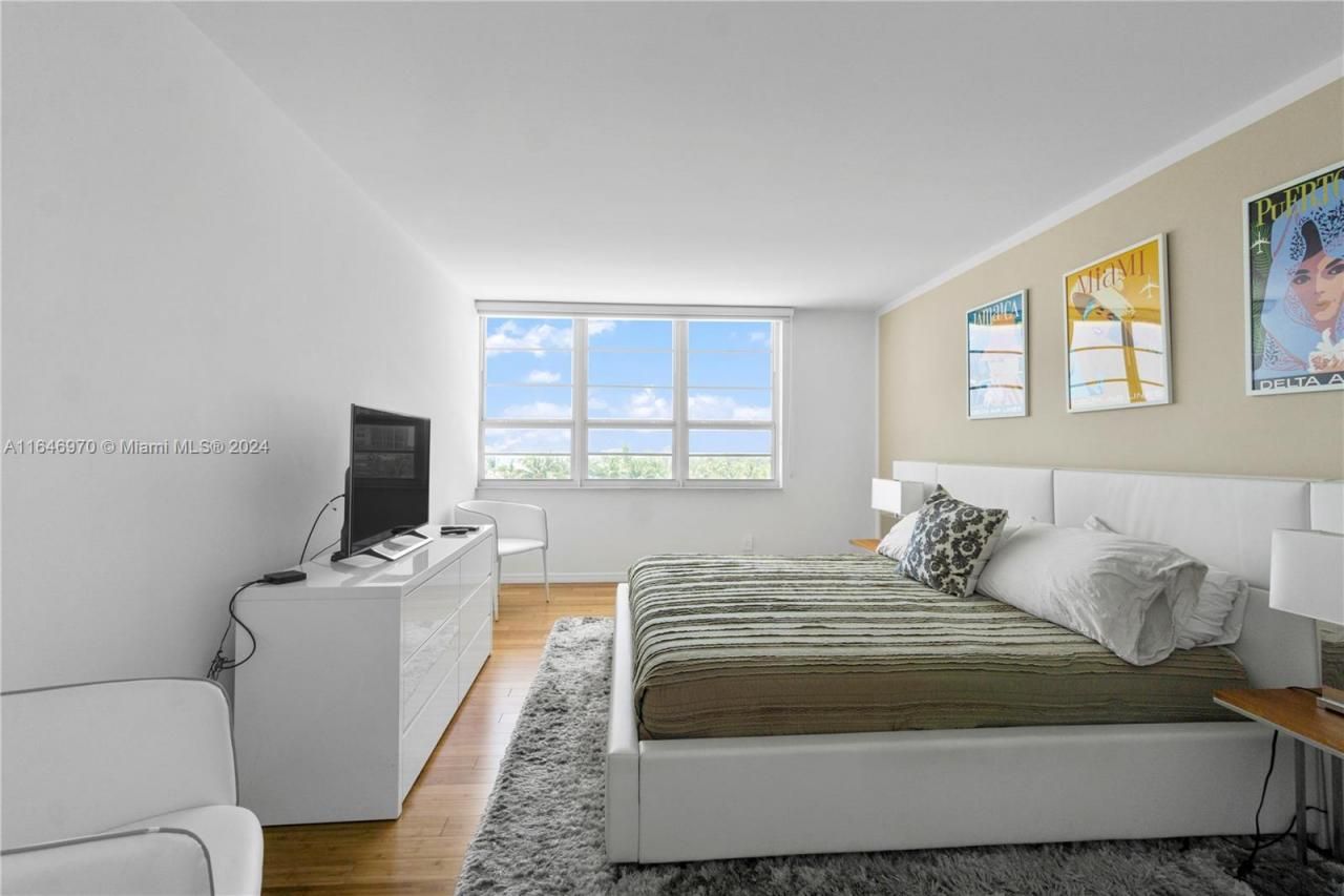 100 Lincoln Rd, Unit 548, Miami Beach, FL 33139 Photo