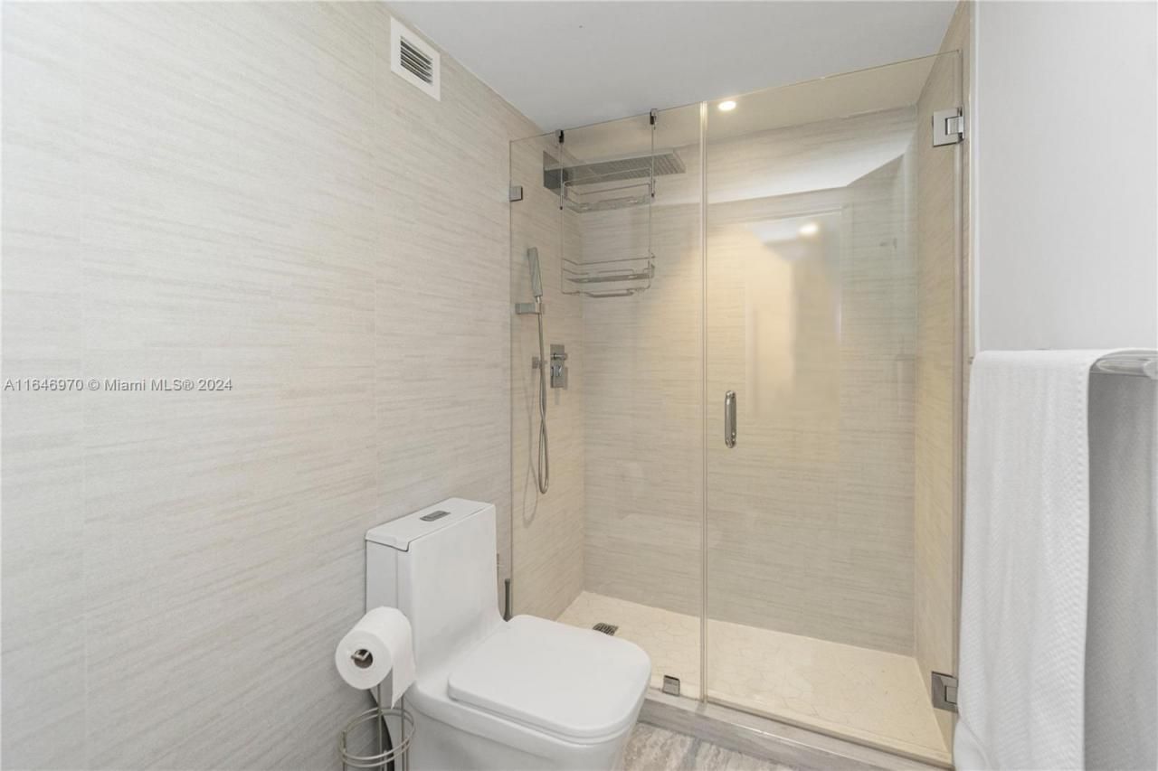 100 Lincoln Rd, Unit 548, Miami Beach, FL 33139 Photo