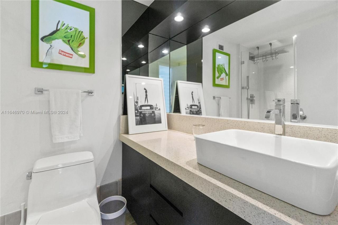 100 Lincoln Rd, Unit 548, Miami Beach, FL 33139 Photo