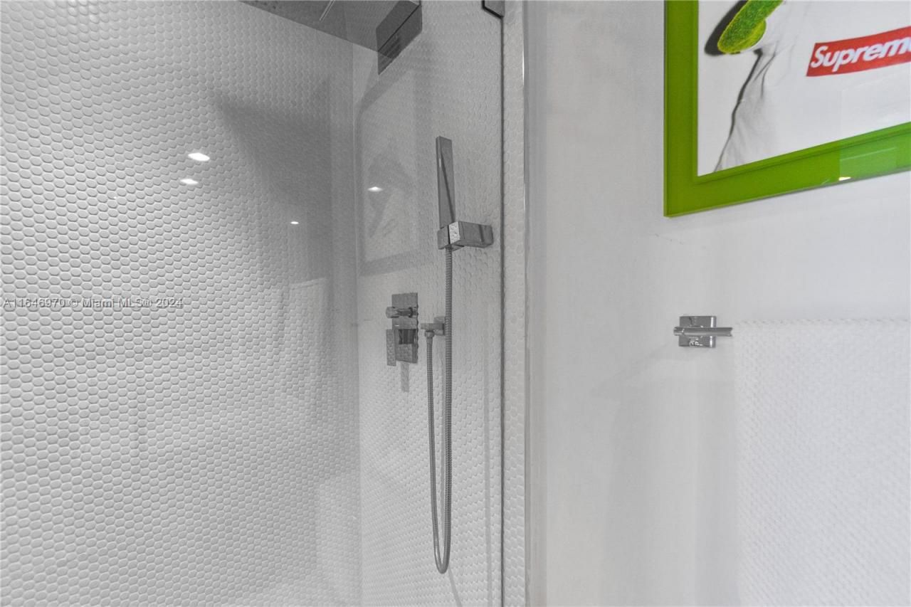 100 Lincoln Rd, Unit 548, Miami Beach, FL 33139 Photo