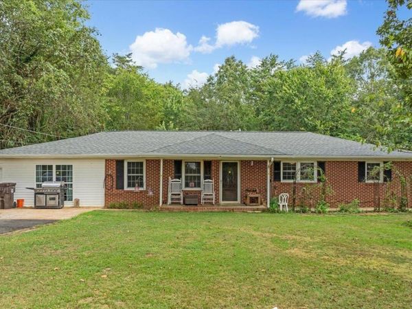 1929 Co Rd 42, Hollywood, AL 35752