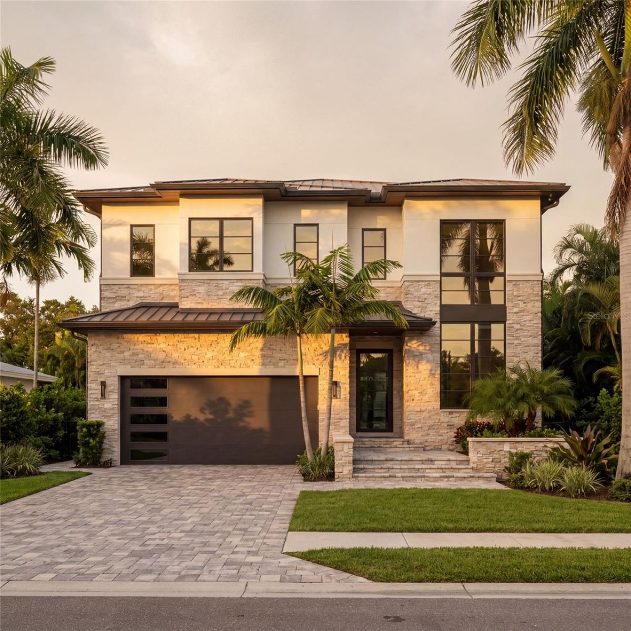 2201 N Glenwood Drive, Tampa, FL 33602 Main Photo