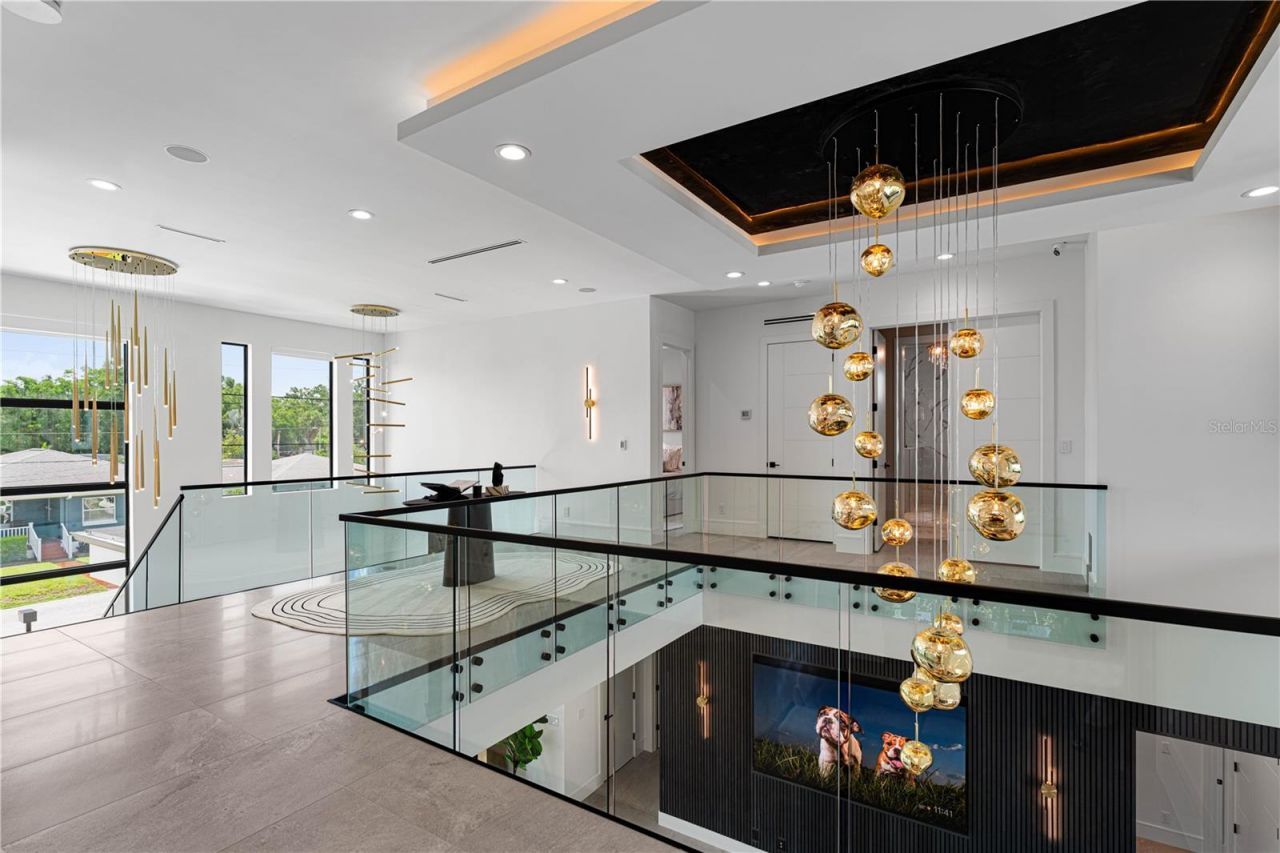 2201 N Glenwood Drive, Tampa, FL 33602 Photo