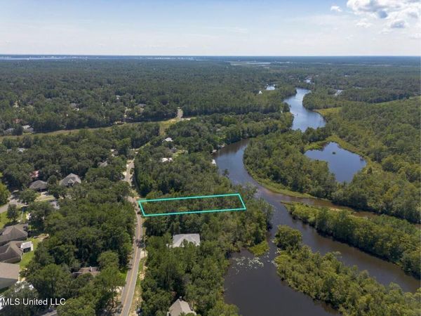 Bayou Circle, Diamondhead, MS 39525