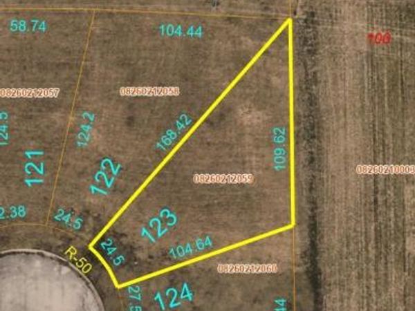 3300 Berwin Green Drive, Belleville, IL 62220