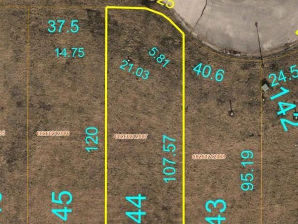 2072 Wexford Green Way, Belleville, IL 62220