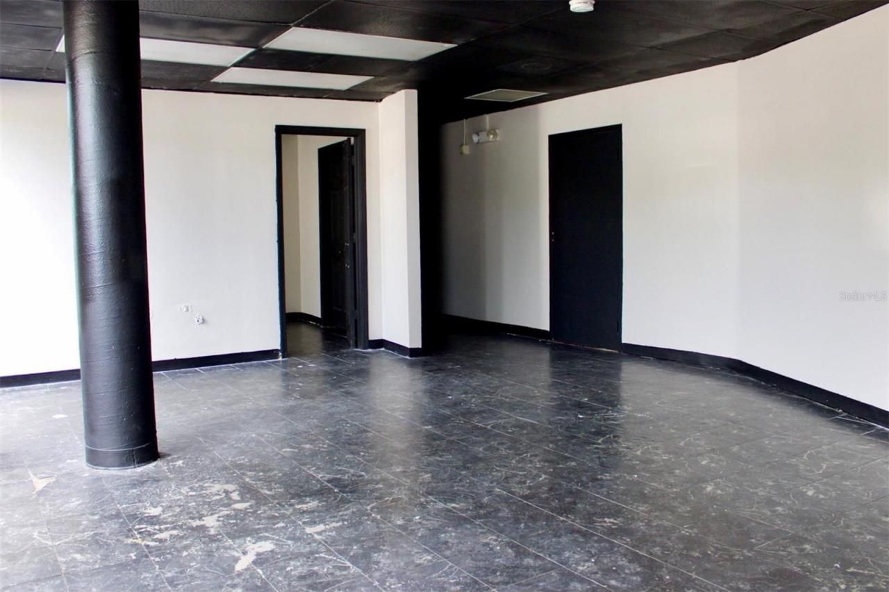 2300 S Orange Blossom Trail, Orlando, FL 32805 Photo