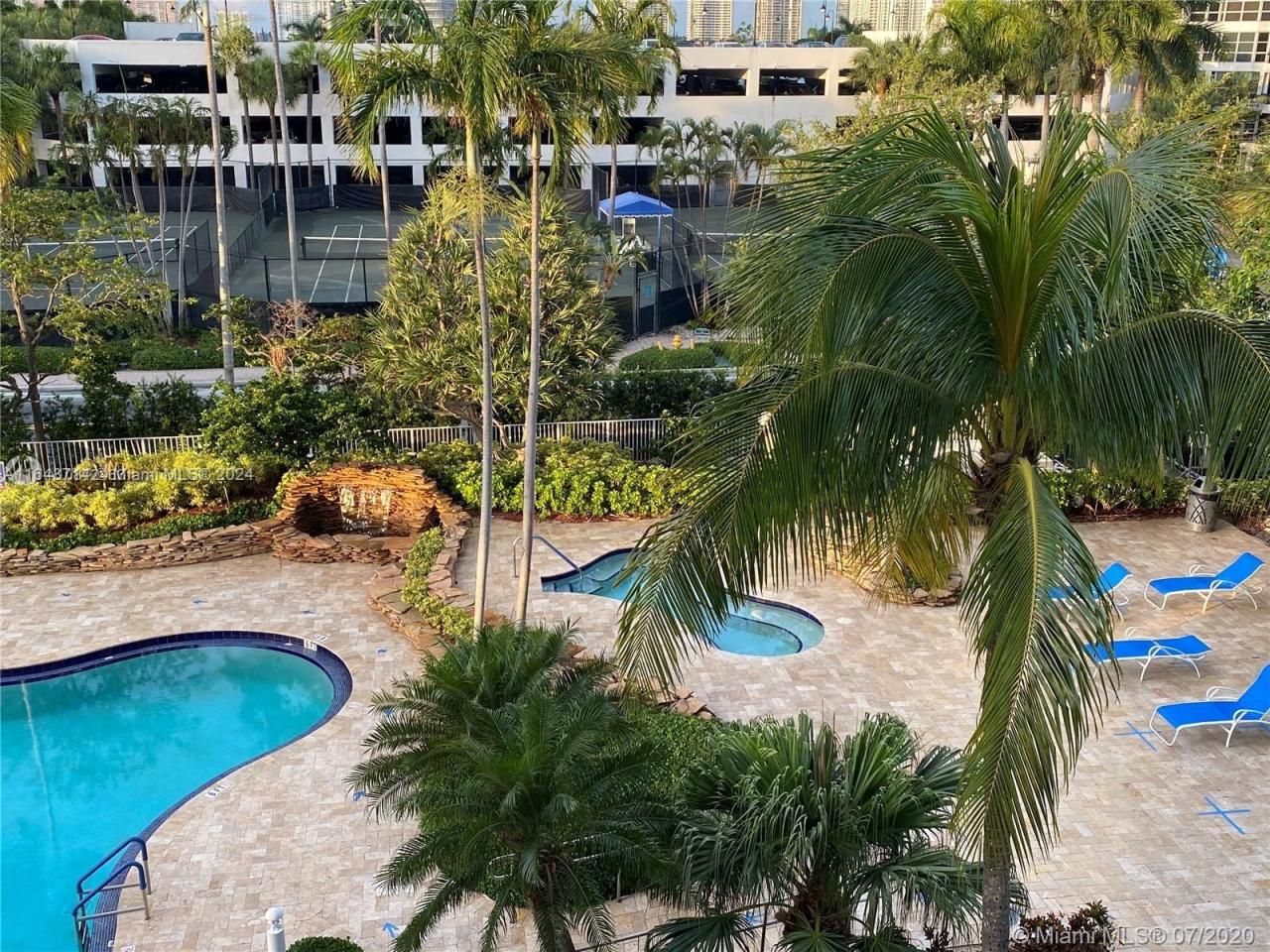 3500 Mystic Pointe Dr, Unit 3004, Aventura, FL 33180 Photo