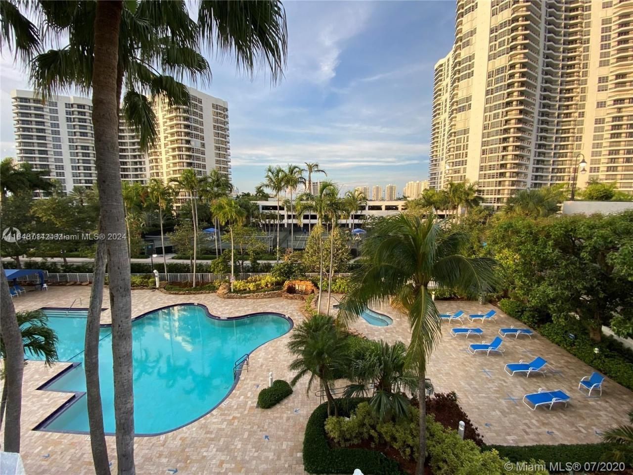 3500 Mystic Pointe Dr, Unit 3004, Aventura, FL 33180 Photo