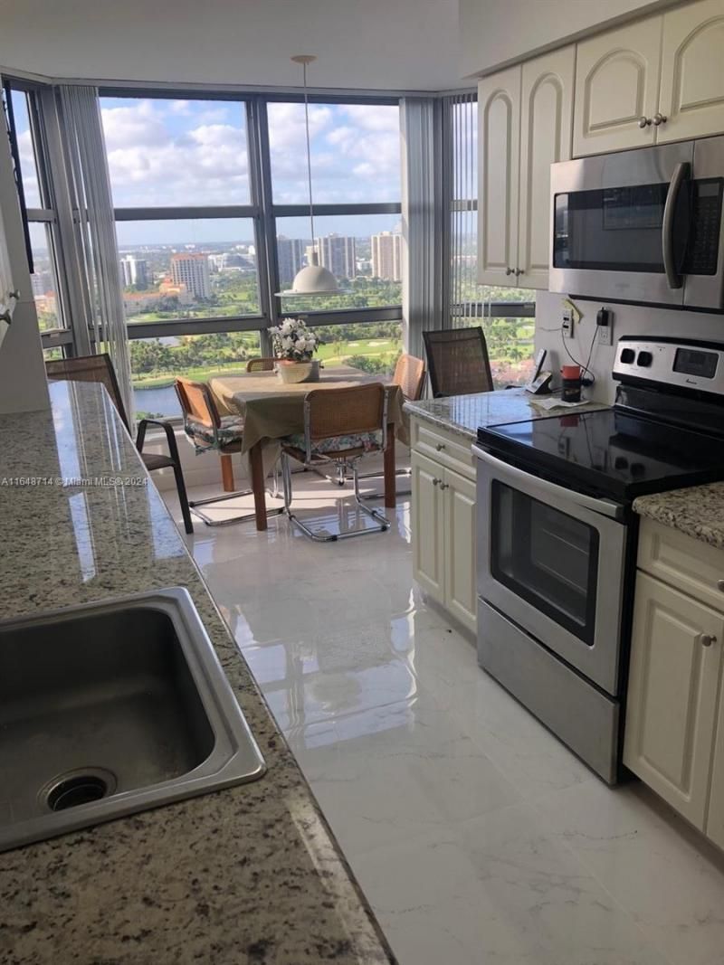 3500 Mystic Pointe Dr, Unit 3004, Aventura, FL 33180 Photo