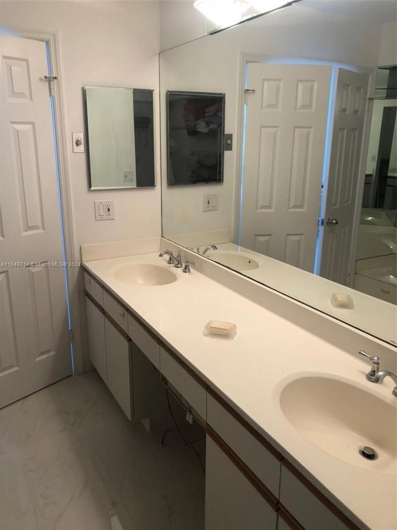 3500 Mystic Pointe Dr, Unit 3004, Aventura, FL 33180 Photo