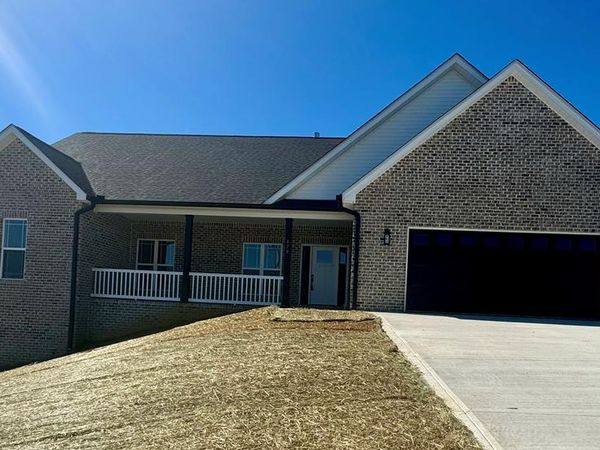 679 Blue Water Drive, Cookeville, TN 38506