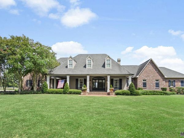 22221 Rabbit Run Dr, Baton Rouge, LA 70817