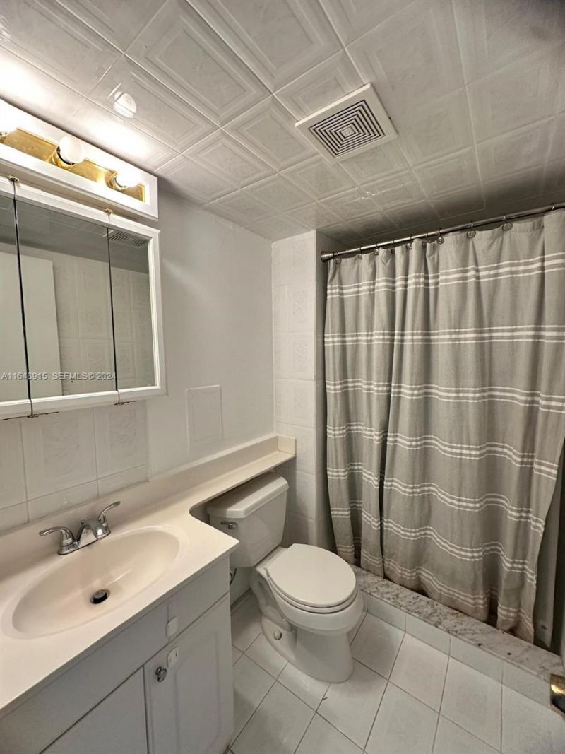 5555 Collins Ave, Unit 10B, Miami Beach, FL 33140 Photo