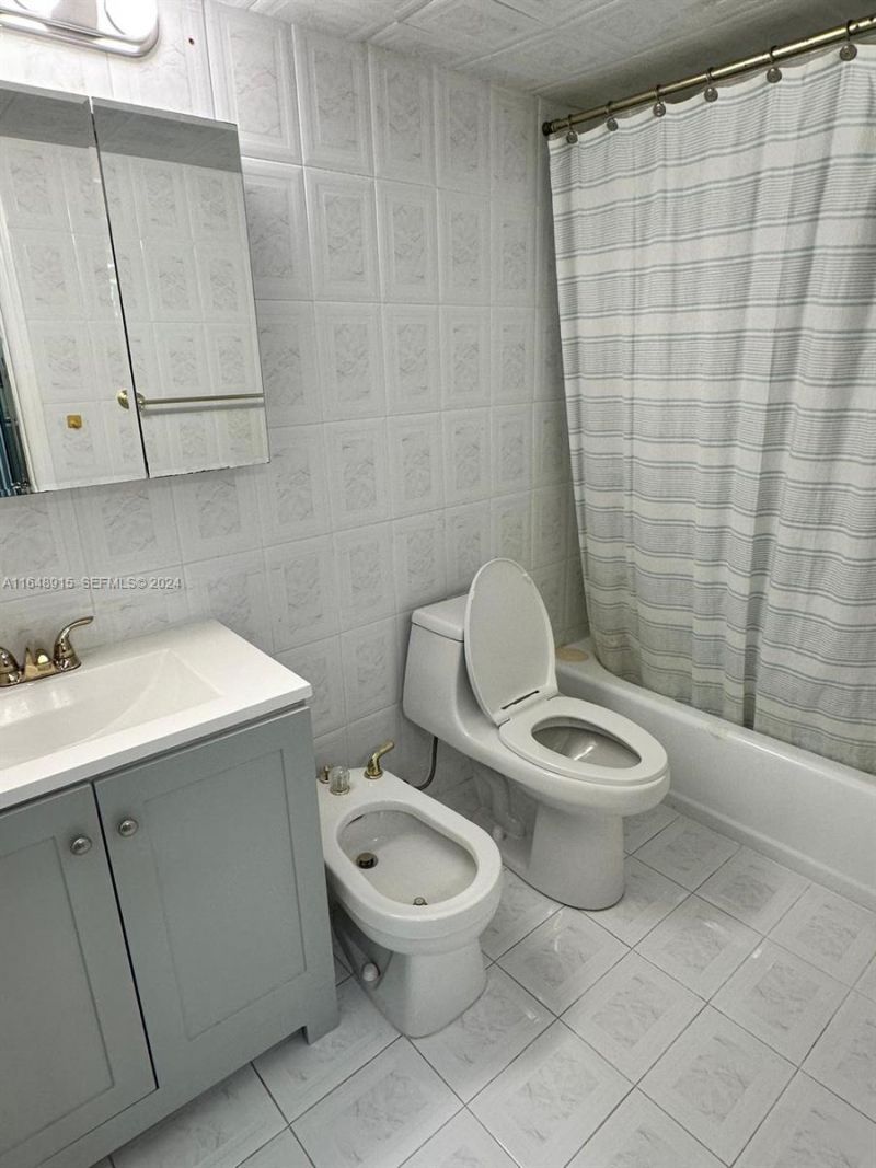 5555 Collins Ave, Unit 10B, Miami Beach, FL 33140 Photo