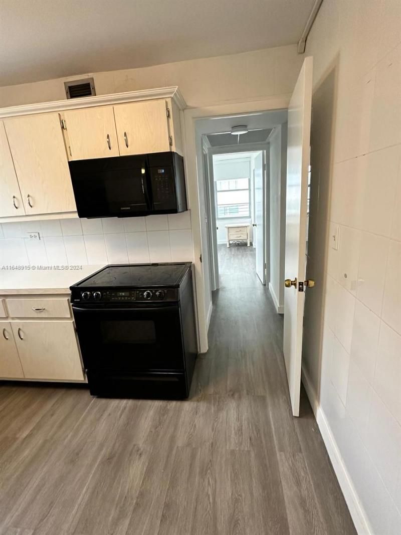 5555 Collins Ave, Unit 10B, Miami Beach, FL 33140 Photo