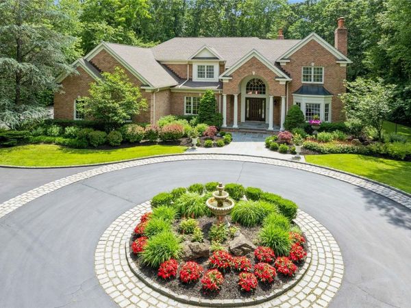 5 Peacock Lane, Upper Brookville, NY 11545