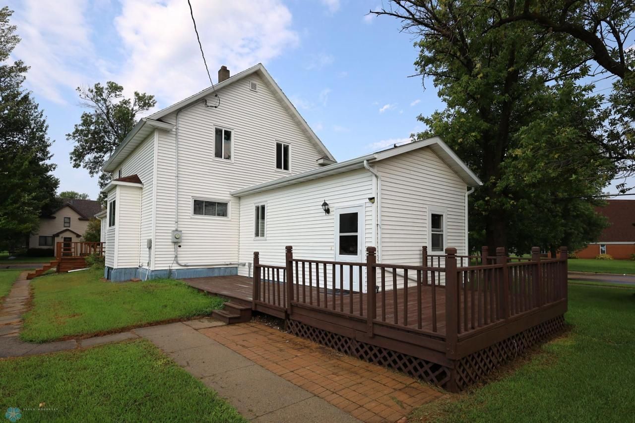 120 2nd Street Nw, Hillsboro, ND 58045 Main Photo