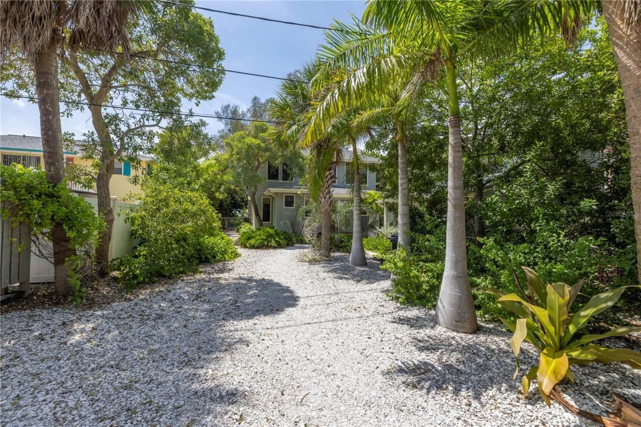 516 Gulf Boulevard, Indian Rocks Beach, FL 33785 Photo