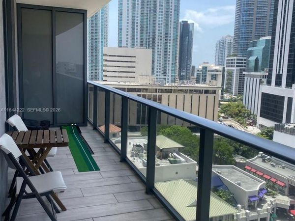 45 SW 9th St, Unit 1005, Miami, FL 33130