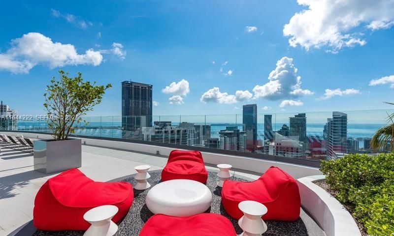 45 SW 9th St, Unit 1005, Miami, FL 33130 Photo