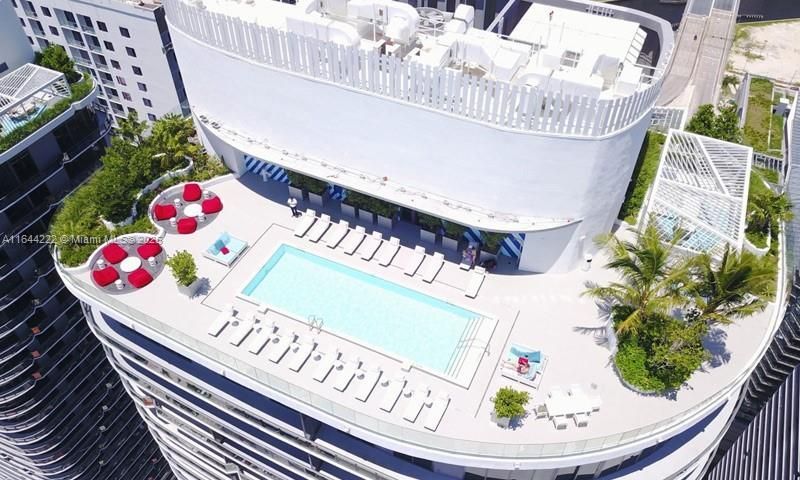 45 SW 9th St, Unit 1005, Miami, FL 33130 Photo