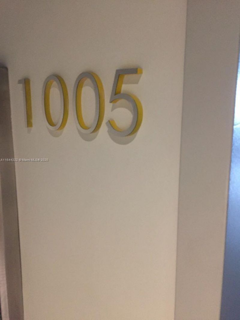 45 SW 9th St, Unit 1005, Miami, FL 33130 Photo
