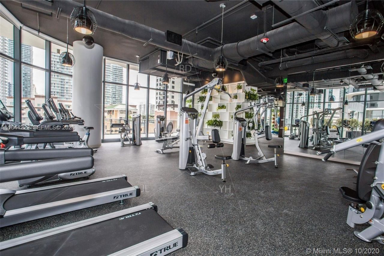 45 SW 9th St, Unit 1005, Miami, FL 33130 Photo