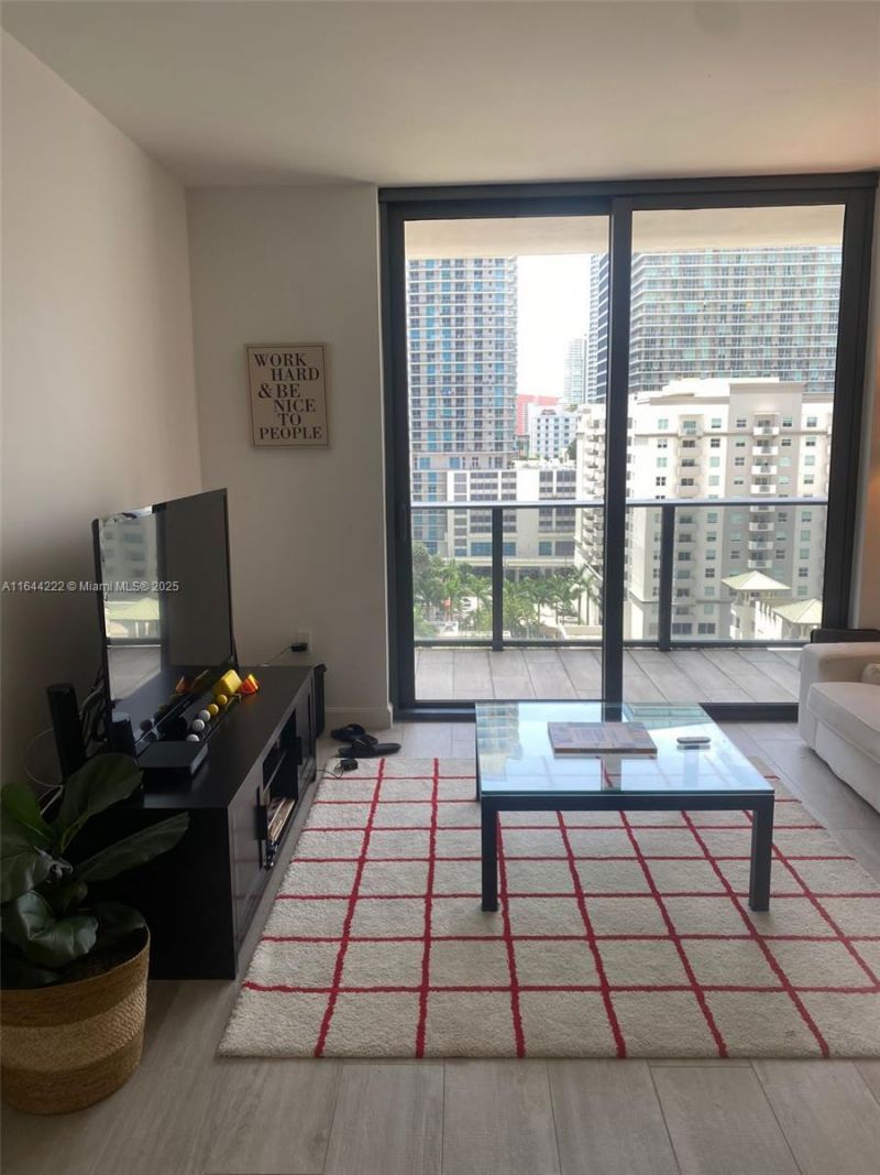 45 SW 9th St, Unit 1005, Miami, FL 33130 Photo