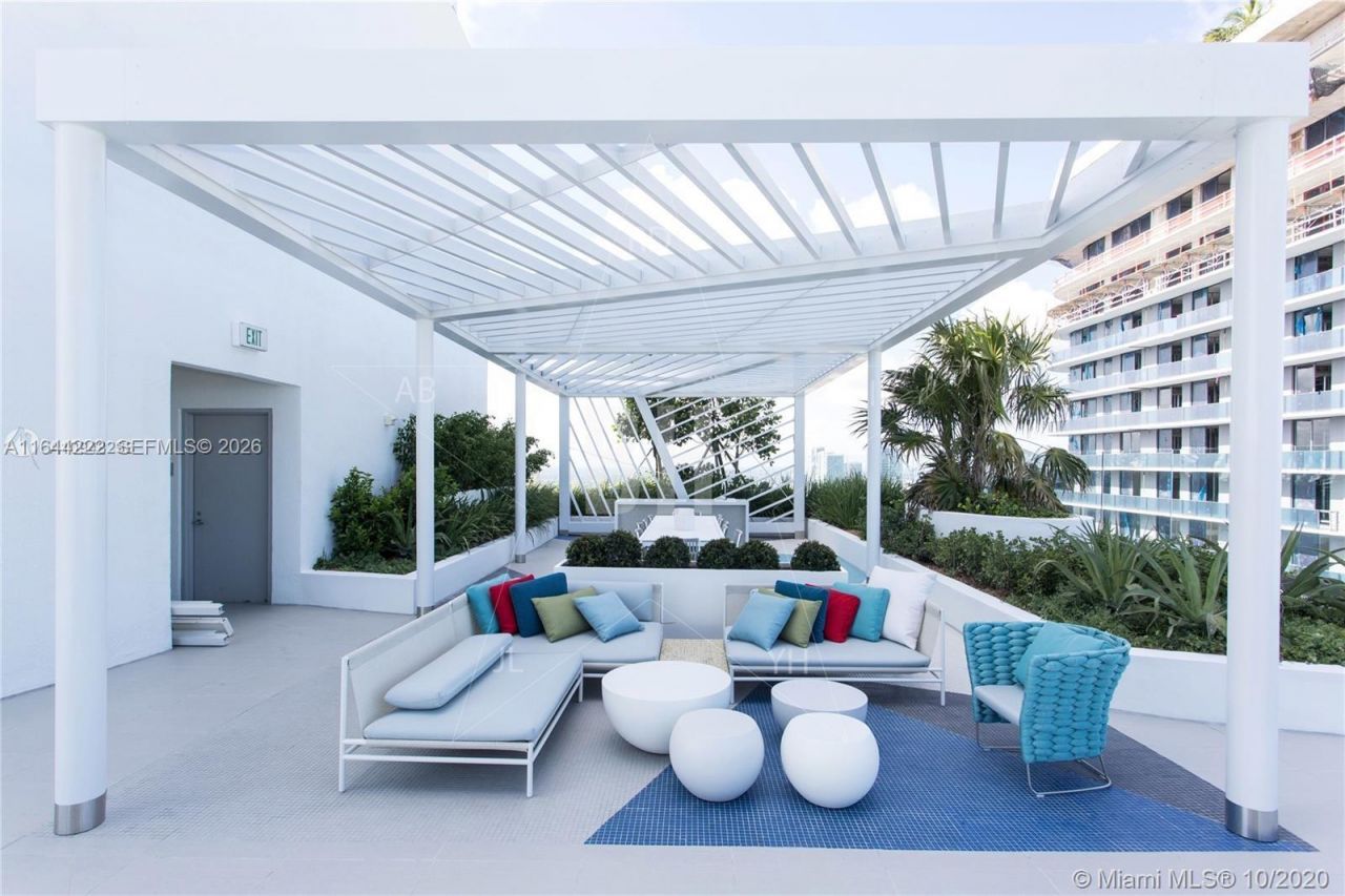 45 SW 9th St, Unit 1005, Miami, FL 33130 Photo