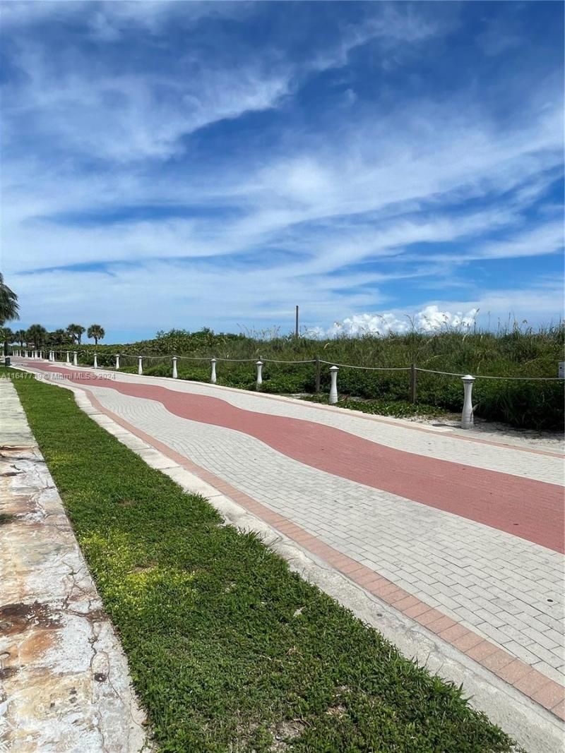 6345 Collins Ave, Unit 614, Miami Beach, FL 33141 Photo