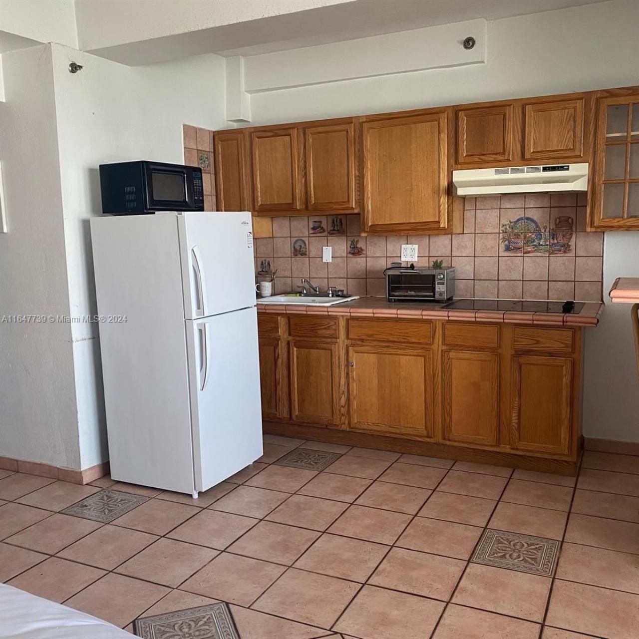 6345 Collins Ave, Unit 614, Miami Beach, FL 33141 Photo