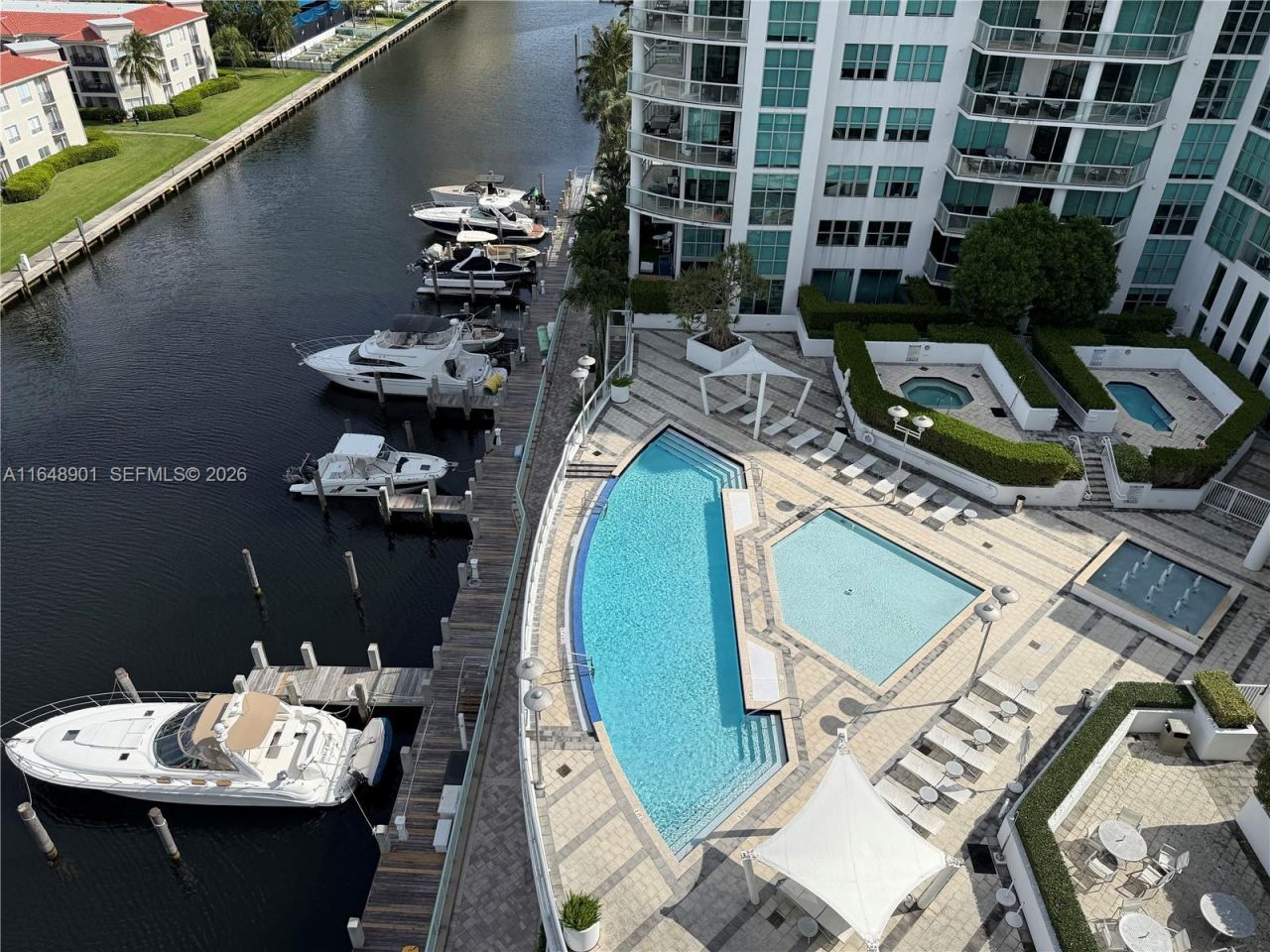 3131 NE 188th St, Unit 1-1001, Aventura, FL 33180 Photo