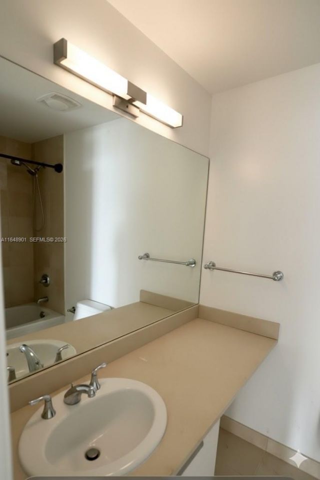 3131 NE 188th St, Unit 1-1001, Aventura, FL 33180 Photo