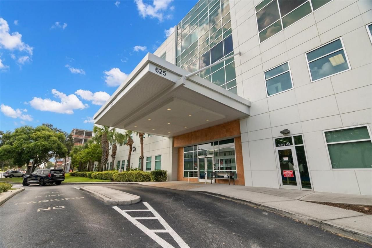 625 6th Avenue S, Unit 405, Saint Petersburg, FL 33701 Photo