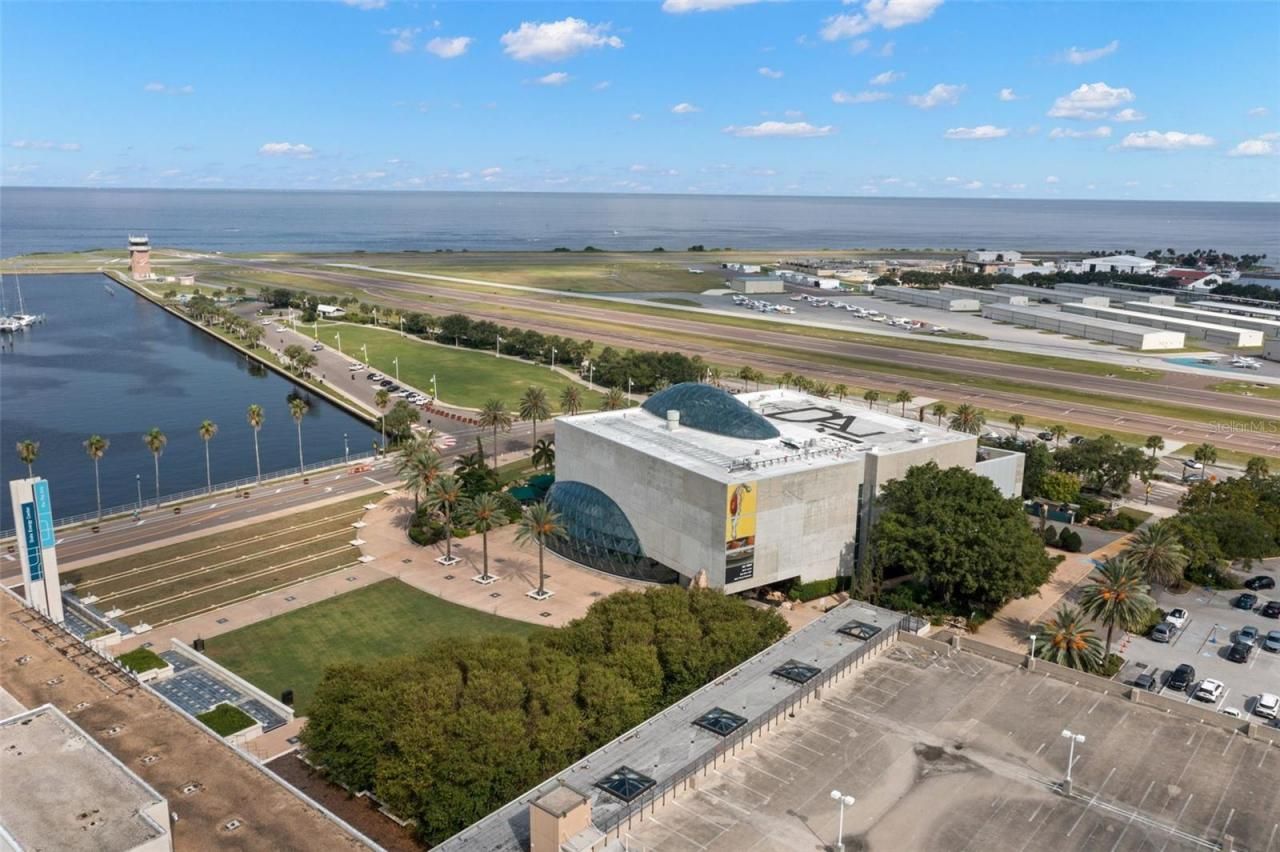 625 6th Avenue S, Unit 405, Saint Petersburg, FL 33701 Photo