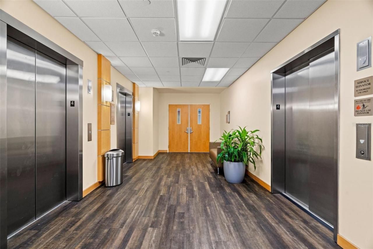 625 6th Avenue S, Unit 405, Saint Petersburg, FL 33701 Photo