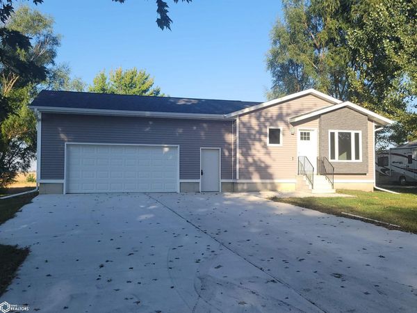 611 N Lincoln Street, Eagle Grove, IA 50533