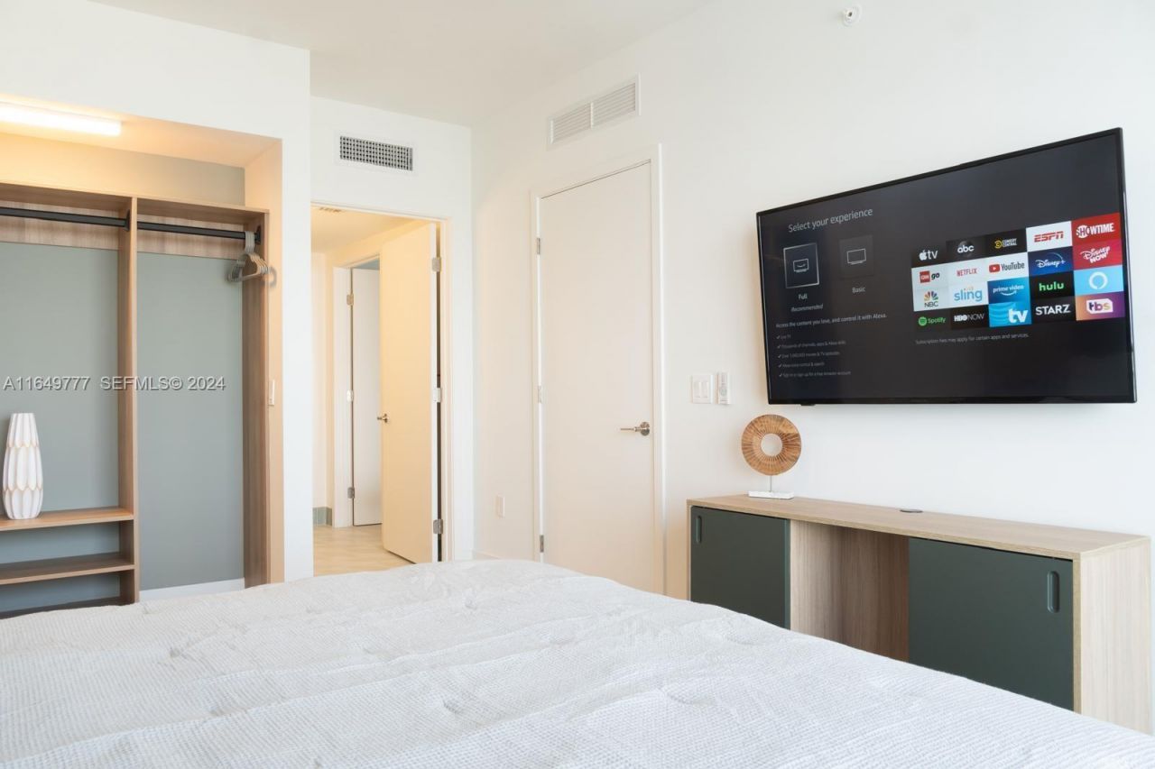 601 NE 1 Ave, Unit 4704, Miami, FL 33132 Photo